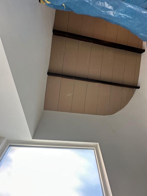 Lichtstraat in een nieuw plafond